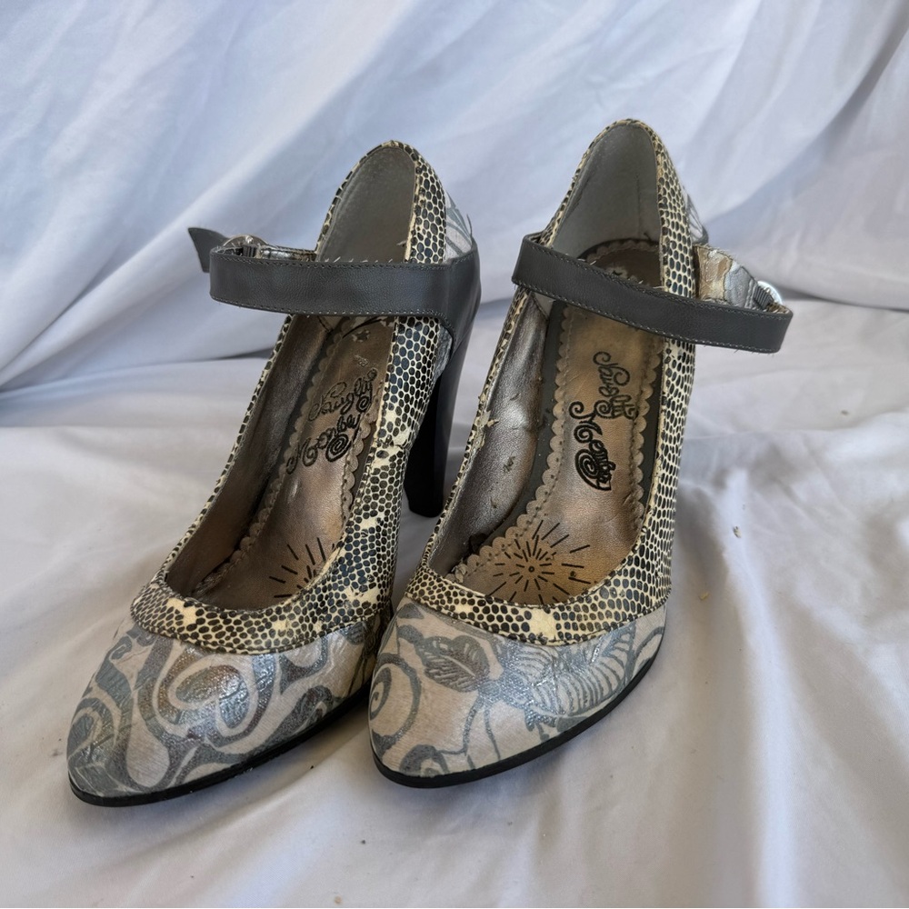 Naughty Monkey Black and Cream Artistic Heels